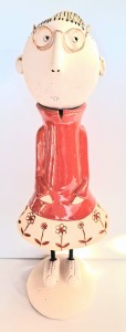 Figurka ceramiczna kobieta czerwona